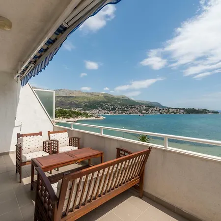 Sun & Sea Apartment *