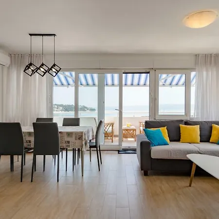 Sun & Sea Apartment