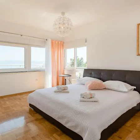 Sun & Sea Apartment