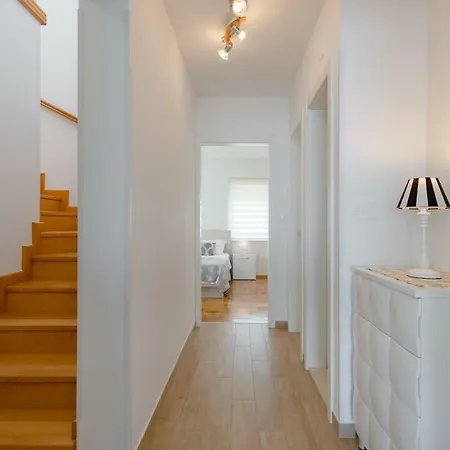 Sun & Sea ספליט