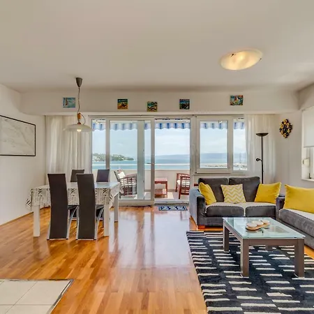 Sun & Sea Apartment *