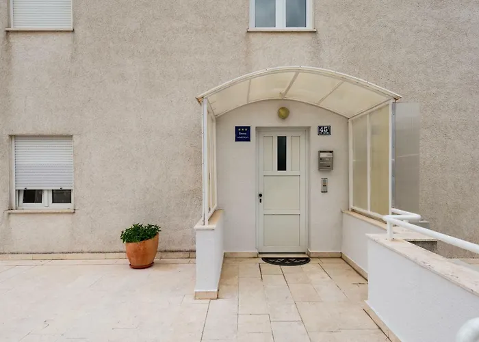 Sun & Sea 아파트 *